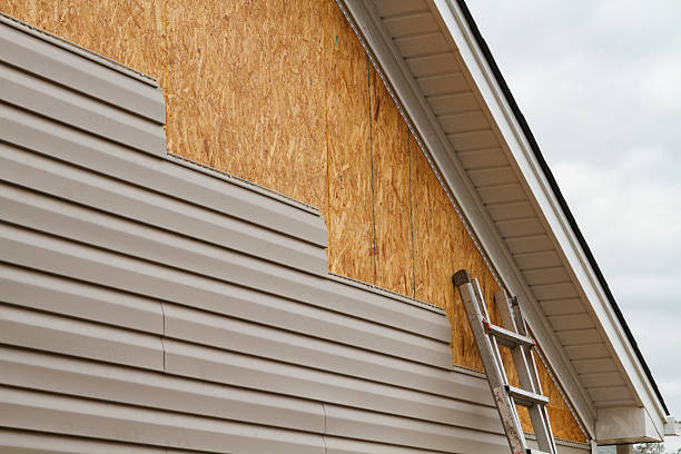 Professional Fiber Cement Siding technician working in Port Ludlow, WA